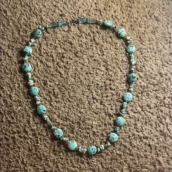 Jewelry - Elegant Blue Beaded Necklace